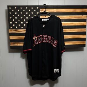 Men’s black Angels jersey